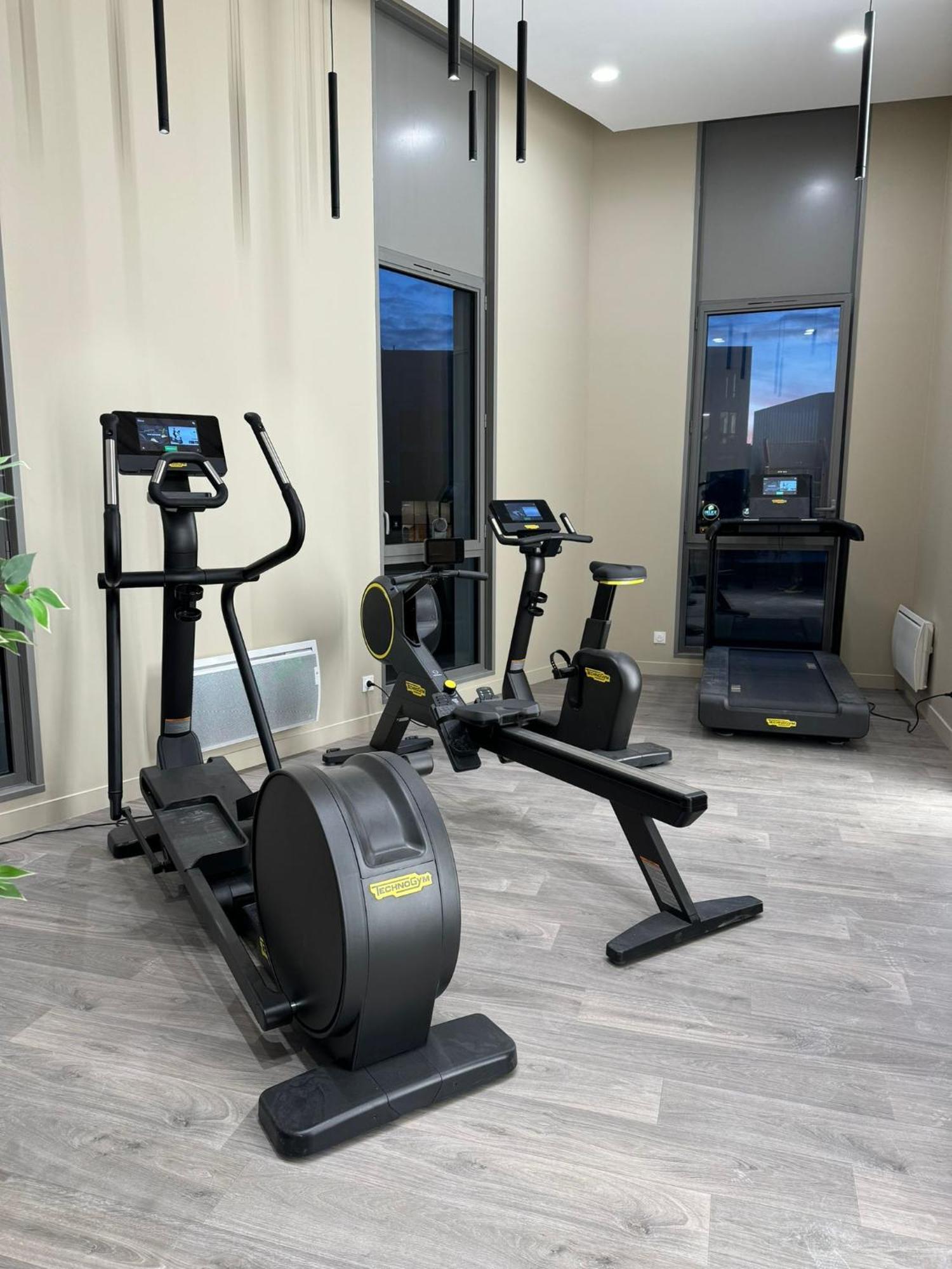 Presqu'Ile, Appartement Neuf Avec Balcon, Salle De Gym Et Parking Caen Bagian luar foto